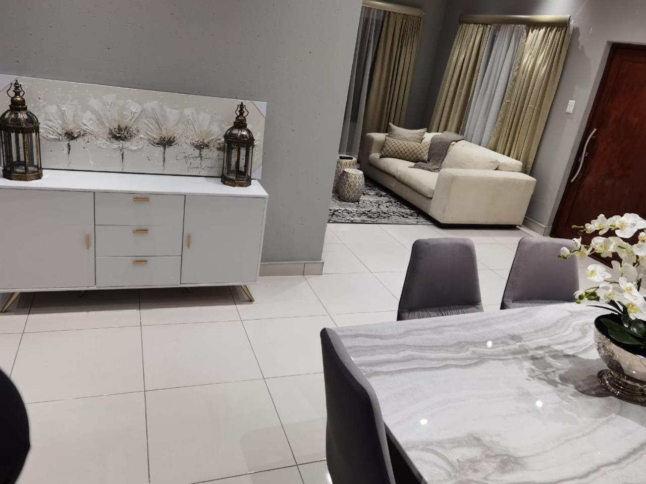 Kings View Exclusive Villas Pretoria-Noord Esterno foto