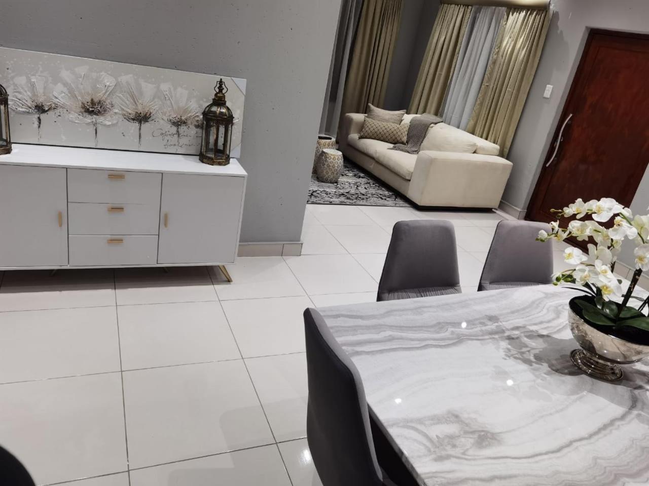 Kings View Exclusive Villas Pretoria-Noord Esterno foto